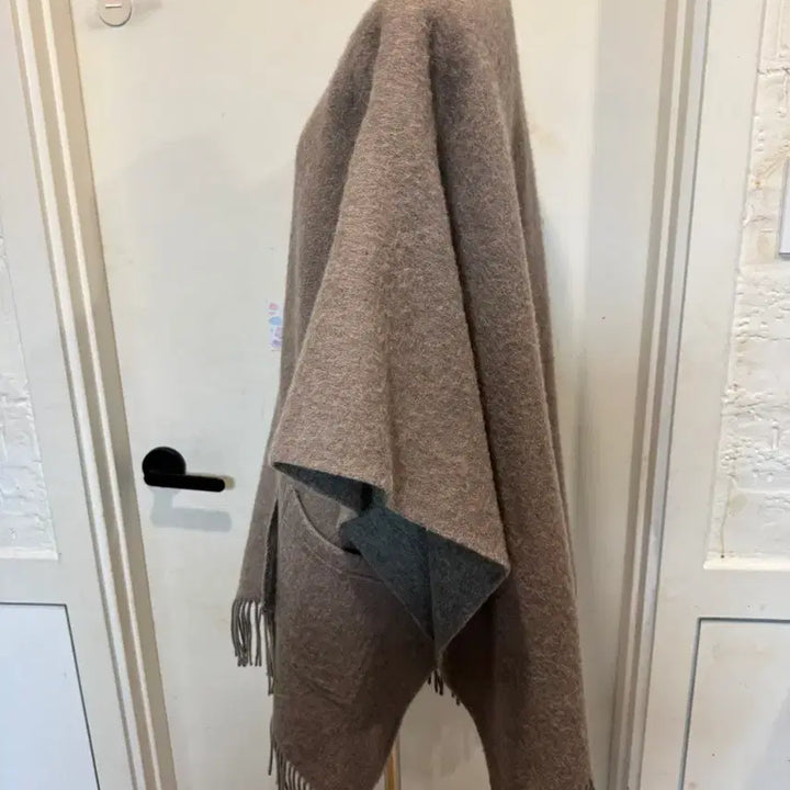 [BUNJANG] Snobby Sheep Cape Mantle / snobby sheep 스노비쉽 케이프 망토