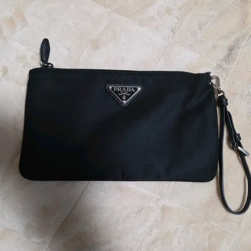 [BUNJANG] Prada Re-Nylon Strap Pouch Bag / 프라다 리나일론 스트랩 파우치 백