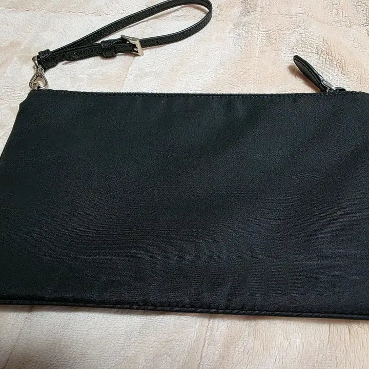 [BUNJANG] Prada Re-Nylon Strap Pouch Bag / 프라다 리나일론 스트랩 파우치 백