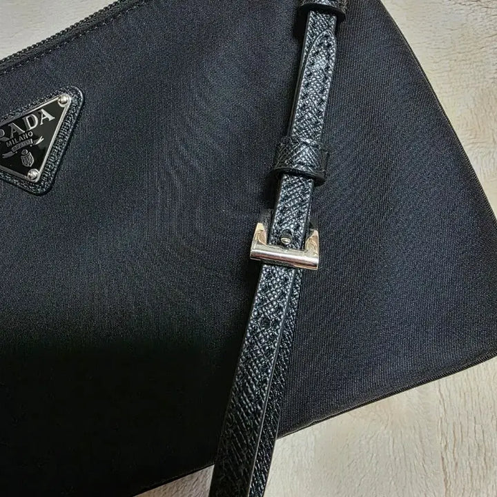[BUNJANG] Prada Re-Nylon Strap Pouch Bag / 프라다 리나일론 스트랩 파우치 백