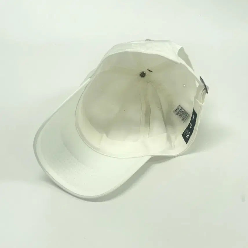 [BUNJANG] Nike Club Unstructured Futura Wash Cap White / 나이키 클럽 언스트럭처드 푸츄라 워시 캡 화이트 FB5368-133