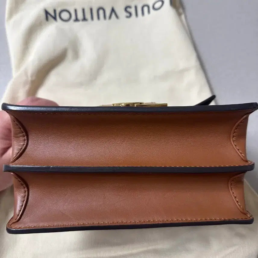 [BUNJANG] Louis Vuitton Mini Dauphine Shoulder Bag (Full Package) / 루이비통 미니도핀 숄더백 + 풀박스