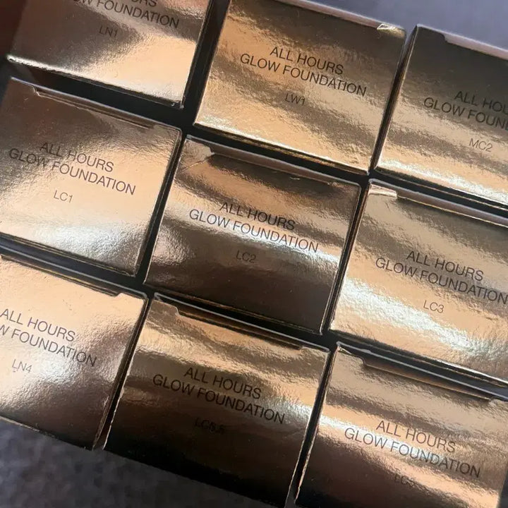 [BUNJANG] Sealed All Hours Glow Foundation / 입생로랑 올아워 글로우 파운데이션 미개봉 새상품