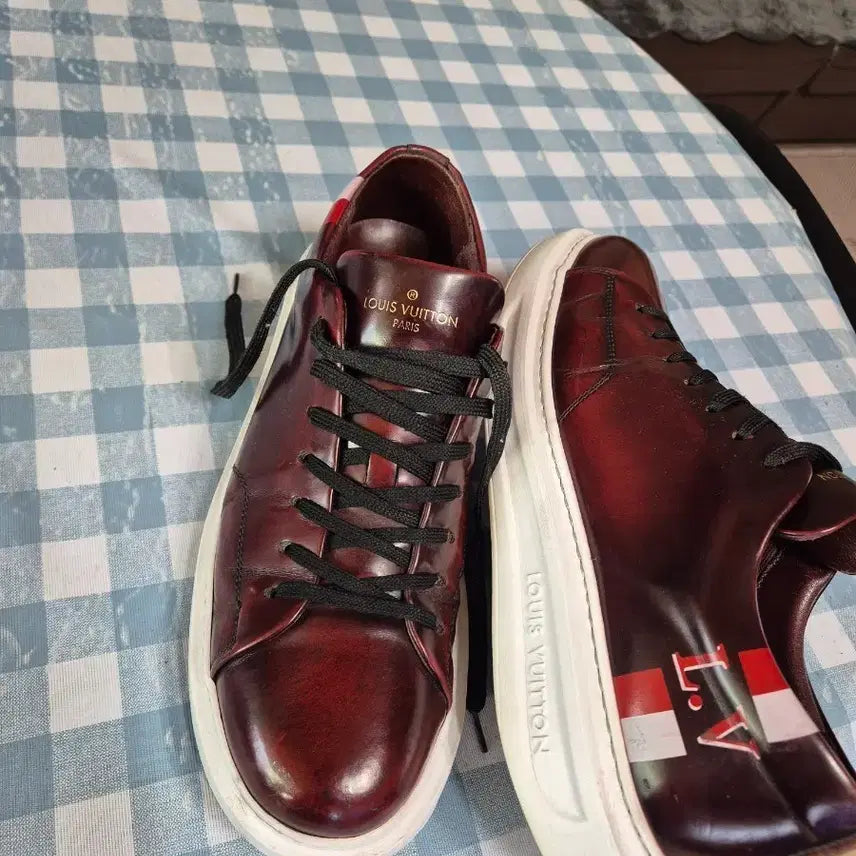[SOLD OUT] 루이비통 남성 스니커즈 버건디