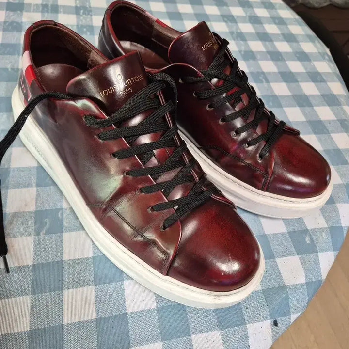 [SOLD OUT] 루이비통 남성 스니커즈 버건디