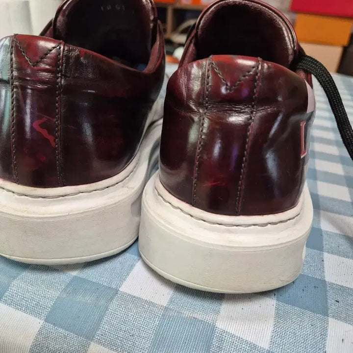 [SOLD OUT] 루이비통 남성 스니커즈 버건디
