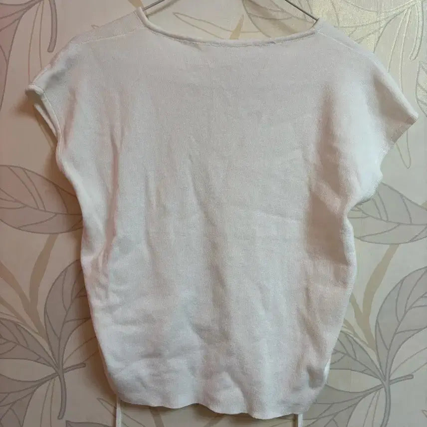 [BUNJANG] White Shirred Short-Sleeve T-Shirt / 화이트 셔링 반팔 티셔츠