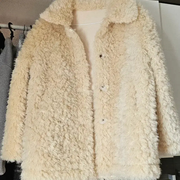 [BUNJANG] Classic Blanc Faux Fur Jacket (Beige) / 클래식블랑 무스탕 퍼자켓 [베이지]