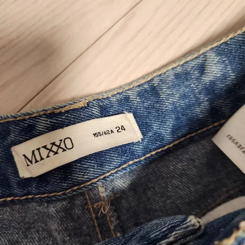 [BUNJANG] MIXXO Wide Fit Jeans / 미쏘 와이드핏 청바지 새거