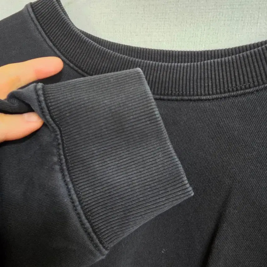 [BUNJANG] Black Oversized Women's Sweatshirt / 여성 블랙 오버핏 맨투맨 티셔츠 55-77