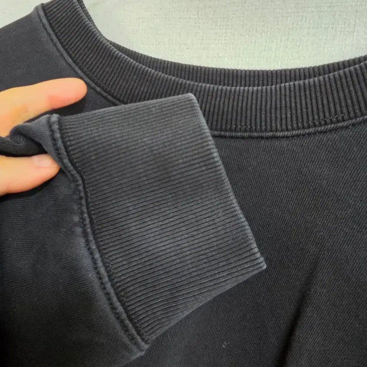 [BUNJANG] Black Oversized Women's Sweatshirt / 여성 블랙 오버핏 맨투맨 티셔츠 55-77