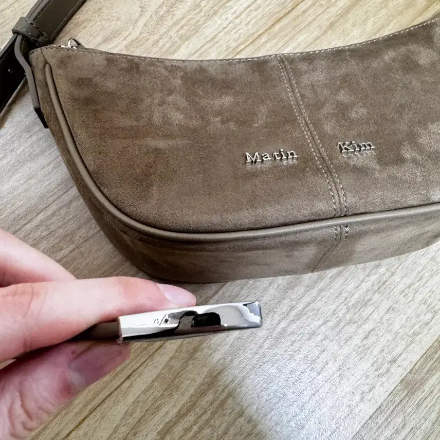 [BUNJANG] Matinkim Suede Mini Hobo Bag / 마뗑킴스웨이드미니호보백