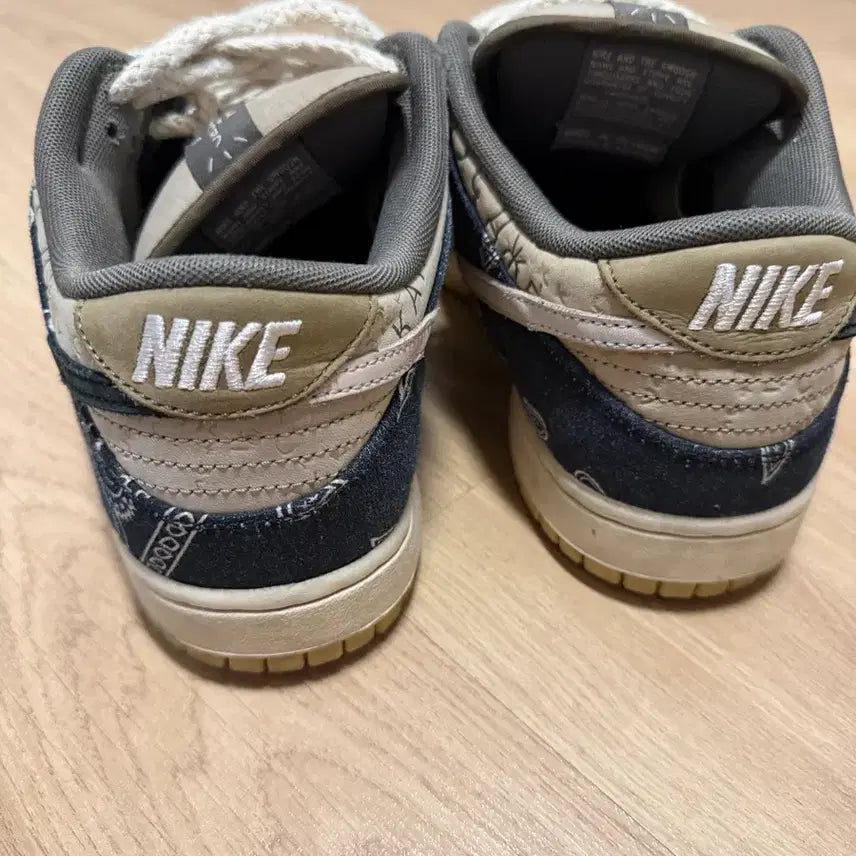 [BUNJANG] Nike Travis Scott SB Dunk Low 275 Sneakers / 나이키 트레비스 스캇 sb 덩크 로우 275
