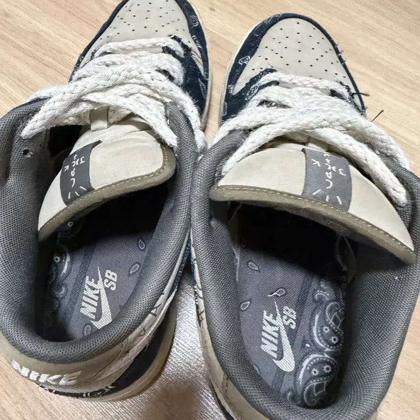 [BUNJANG] Nike Travis Scott SB Dunk Low 275 Sneakers / 나이키 트레비스 스캇 sb 덩크 로우 275