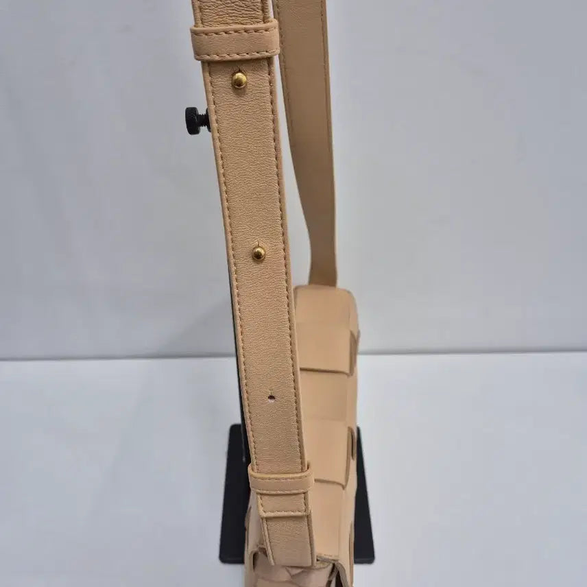 [BUNJANG] Bottega Veneta Camera Small Shoulder Bag / 보테가보네타 카메라스몰 숄더백 57800