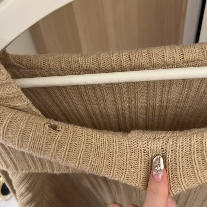 [BUNJANG] Off-Shoulder Ribbed Knit Sweater / 시착 새제품 오프숄더 단추 골지 니트