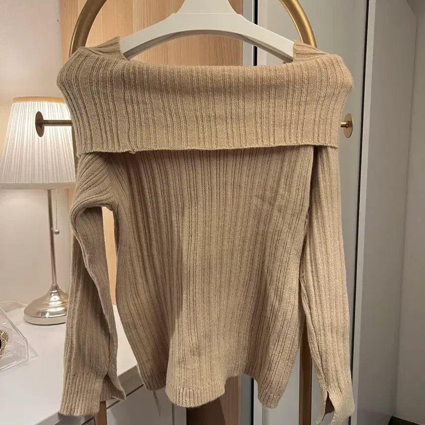 [BUNJANG] Off-Shoulder Ribbed Knit Sweater / 시착 새제품 오프숄더 단추 골지 니트