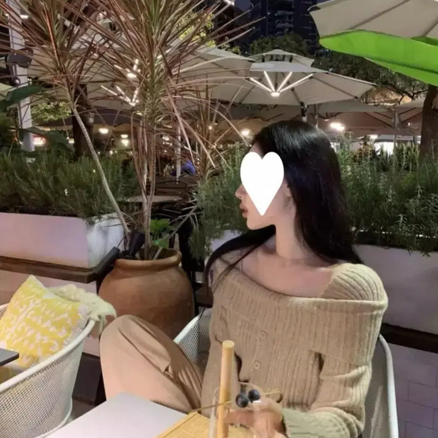 [BUNJANG] Off-Shoulder Ribbed Knit Sweater / 시착 새제품 오프숄더 단추 골지 니트
