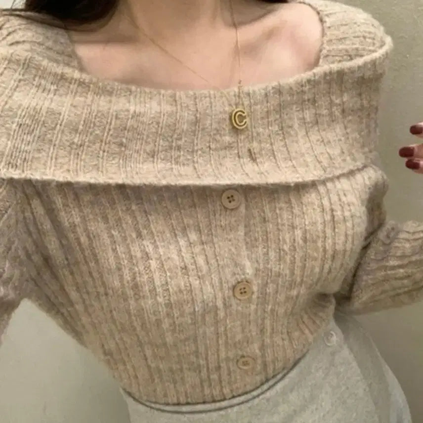 [BUNJANG] Off-Shoulder Ribbed Knit Sweater / 시착 새제품 오프숄더 단추 골지 니트