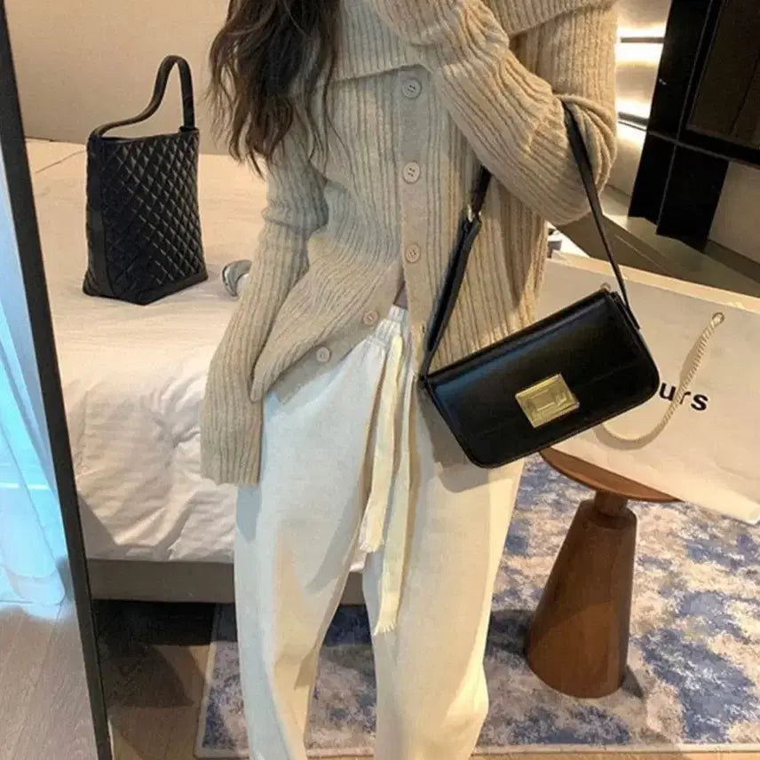 [BUNJANG] Off-Shoulder Ribbed Knit Sweater / 시착 새제품 오프숄더 단추 골지 니트