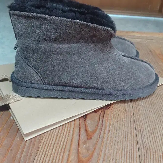 [BUNJANG] UGG 8 Size Shearling Boots / UGG양털부츠8사이즈