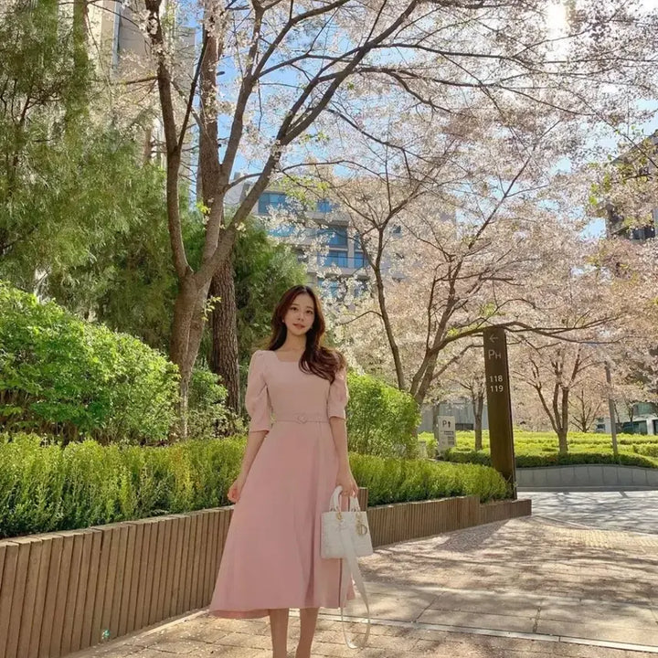 [BUNJANG] Roar Ahreui Kim Minyoung Pink Self-Made Dress / *새상품* 로아르 아옳이 김민영 핑크 자체제작 원피스/브라이덜샤워 하객룩