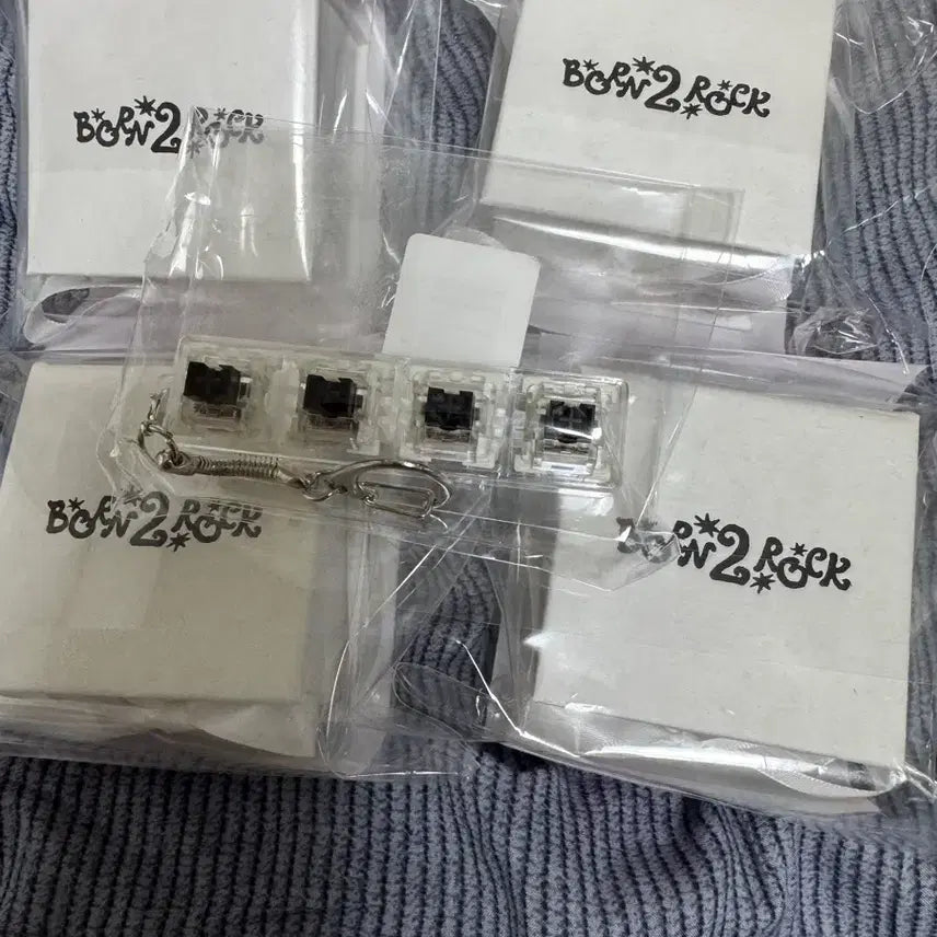 [BUNJANG] QWER Pop-Up Store Keycap Set Bundle Set / QWER 팝업스토어 팝업 키캡 세트 미개봉 일괄