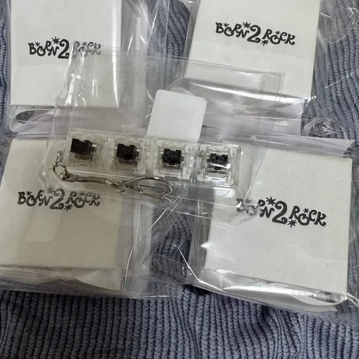 [BUNJANG] QWER Pop-Up Store Keycap Set Bundle Set / QWER 팝업스토어 팝업 키캡 세트 미개봉 일괄