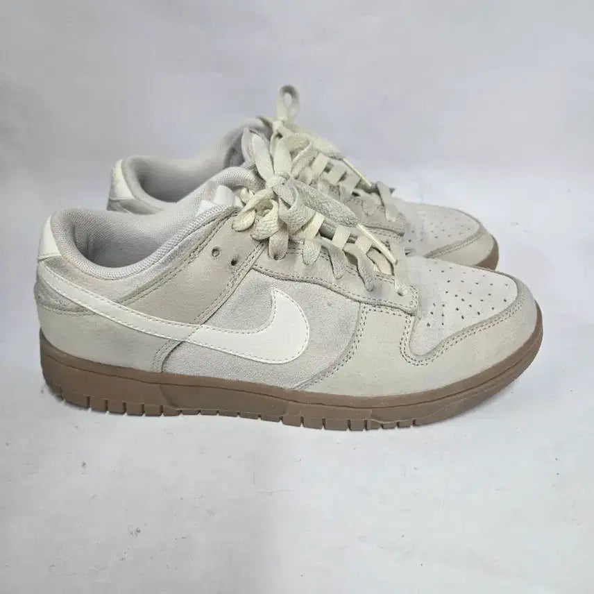 [BUNJANG] Nike Dunk Low Suede Beige Sneakers / 나이키 덩크 로우 스웨이드 베이지245