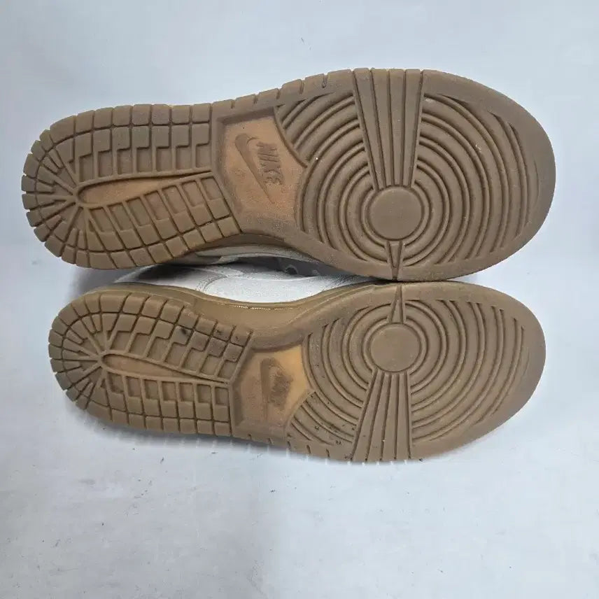 [BUNJANG] Nike Dunk Low Suede Beige Sneakers / 나이키 덩크 로우 스웨이드 베이지245