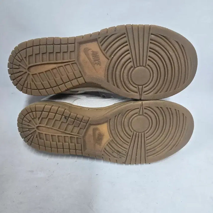 [BUNJANG] Nike Dunk Low Suede Beige Sneakers / 나이키 덩크 로우 스웨이드 베이지245