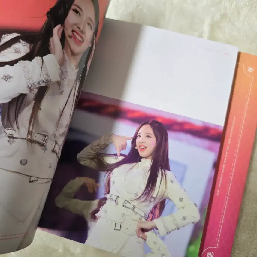 [BUNJANG] Twice TWICELAND the opening DVD / 트와이스 TWICELAND the opening DVD(twice콘서트)