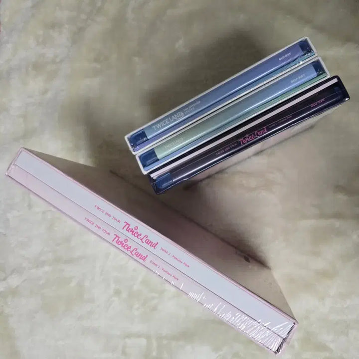 [BUNJANG] Twice Concert DVD/Blu-ray Bundle Set / 미개봉 트와이스 콘서트 dvd, 블루레이 4권 모음 일괄판매(twice)