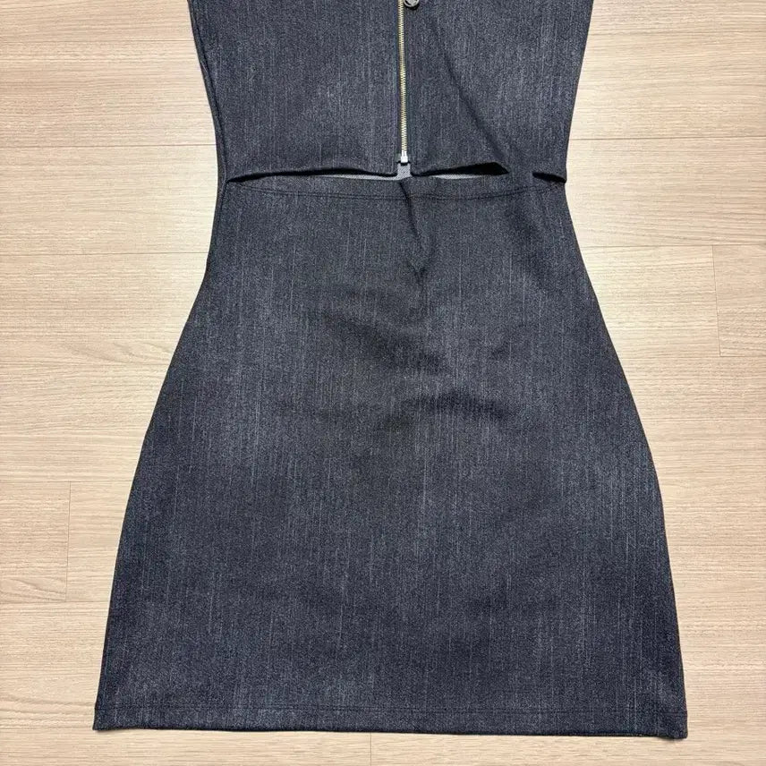 [BUNJANG] YUSE Cut Out Slim Tube Dress Top - Black / *1회 착용* YUSE 유즈 컷 아웃 슬림 튜브 드레스 탑 블랙(흑청)