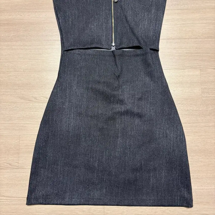 [BUNJANG] YUSE Cut Out Slim Tube Dress Top - Black / *1회 착용* YUSE 유즈 컷 아웃 슬림 튜브 드레스 탑 블랙(흑청)