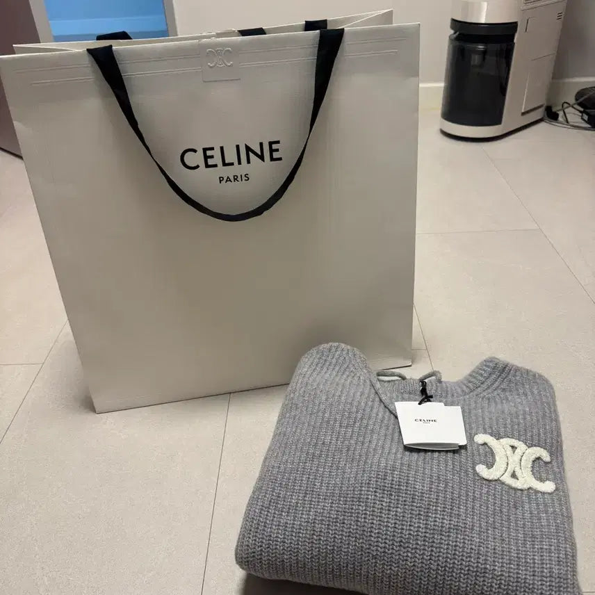 [BUNJANG] Celine Triomphe Hoodie Knit / 셀린느 트리옹프 니트후드 (신제품)