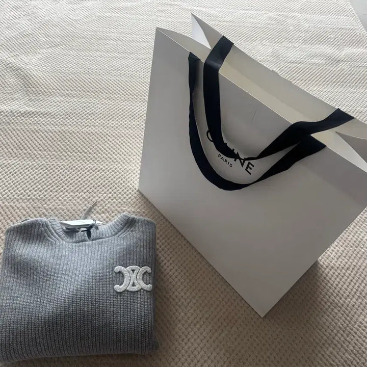 [BUNJANG] Celine Triomphe Hoodie Knit / 셀린느 트리옹프 니트후드 (신제품)