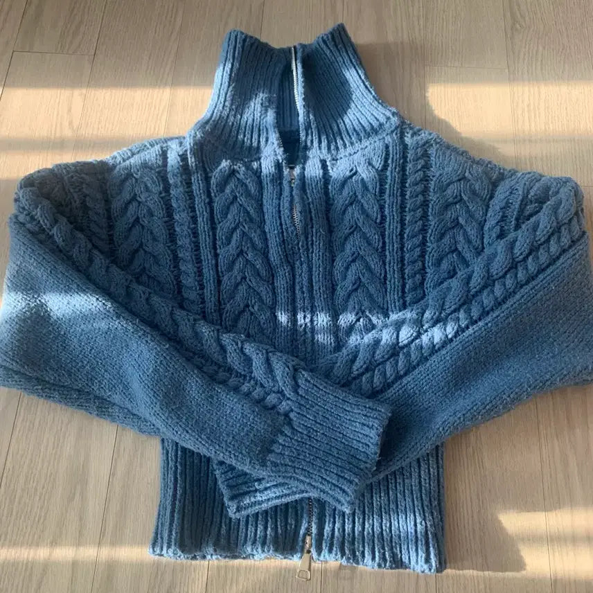 [BUNJANG] Twisted Two-Way Crop Knit Cardigan / 꽈배기 투웨이 크롭 니트 가디건