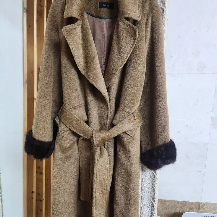 [SOLD OUT] KAILYN 카일린 브라운 밍크 소매 롱 코트