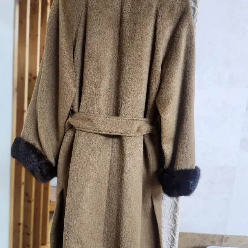 [SOLD OUT] KAILYN 카일린 브라운 밍크 소매 롱 코트
