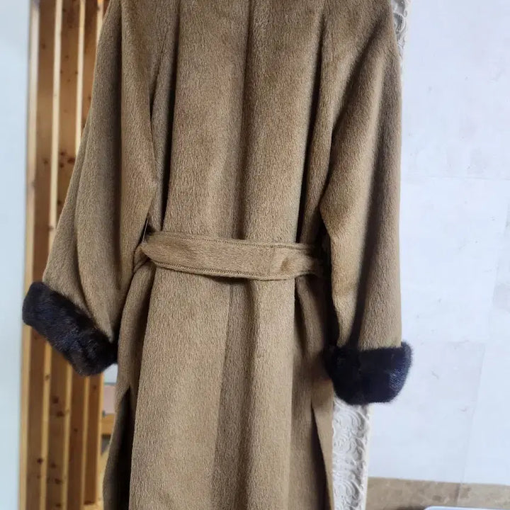 [SOLD OUT] KAILYN 카일린 브라운 밍크 소매 롱 코트