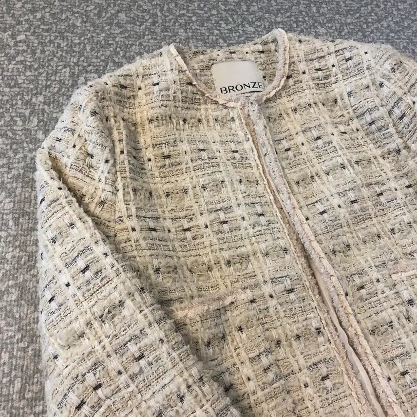 [BUNJANG] BRONZE Tweed No Collar Jacket / 브론즈 울 트위드 노카라 자켓 라운드 출근룩 올드머니룩 BRONZE