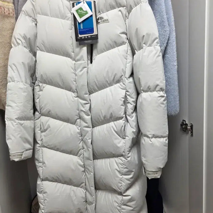 [BUNJANG] Nepa White Long Down Jacket (Size 90) / 네파 화이트 롱패딩 여성 패딩 90사이즈