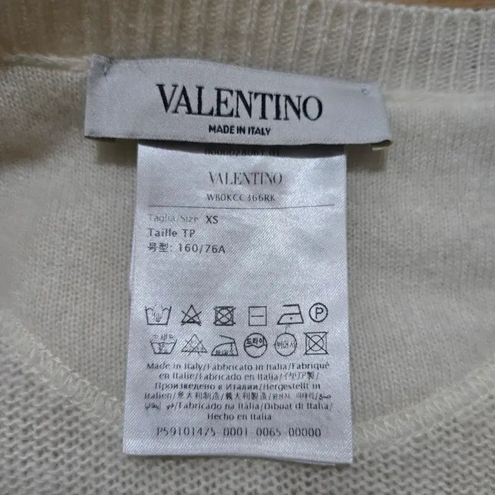 [BUNJANG] Valentino Cashmere Studded Pullover Knit / 발렌티노 캐시미어 스터드 풀오버 니트.