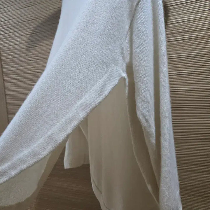 [BUNJANG] Valentino Cashmere Studded Pullover Knit / 발렌티노 캐시미어 스터드 풀오버 니트.