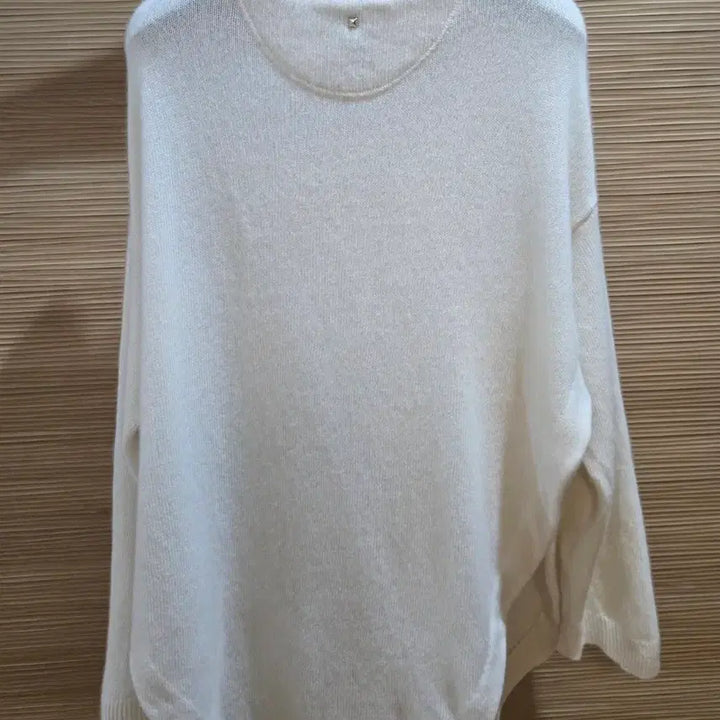 [BUNJANG] Valentino Cashmere Studded Pullover Knit / 발렌티노 캐시미어 스터드 풀오버 니트.