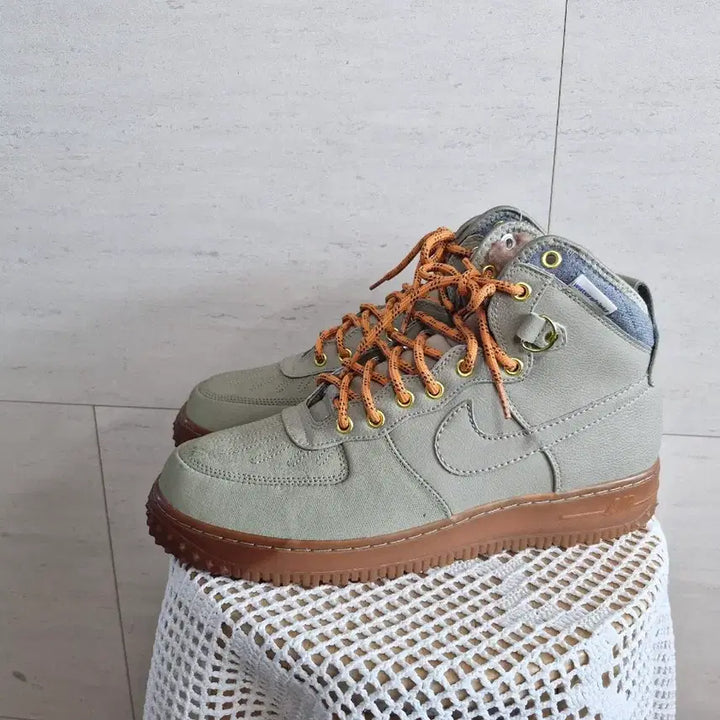 [BUNJANG] Nike Air Force 1 High Faux Fur Sneakers / 나이키 에어포스1 하이  안감퍼 스니커즈