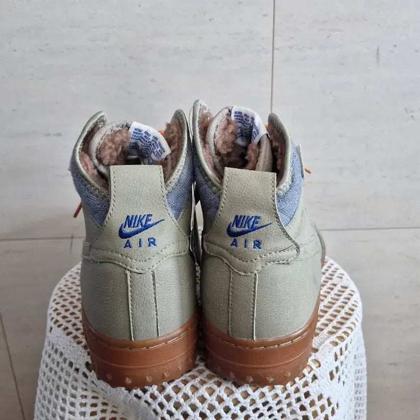 [BUNJANG] Nike Air Force 1 High Faux Fur Sneakers / 나이키 에어포스1 하이  안감퍼 스니커즈