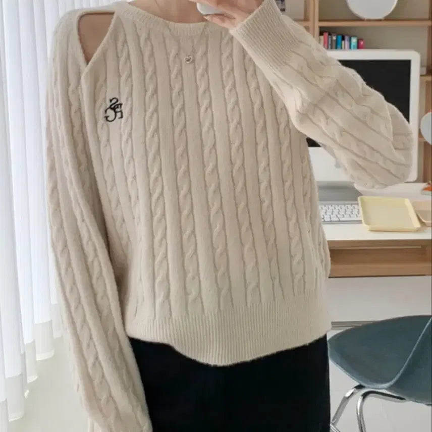 [BUNJANG] Split Knit Top / 트임니트