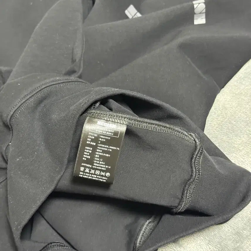 [BUNJANG] Herish Black Sweatshirt / 헤리쉬 블랙 검정 맨투맨 스웨트셔츠